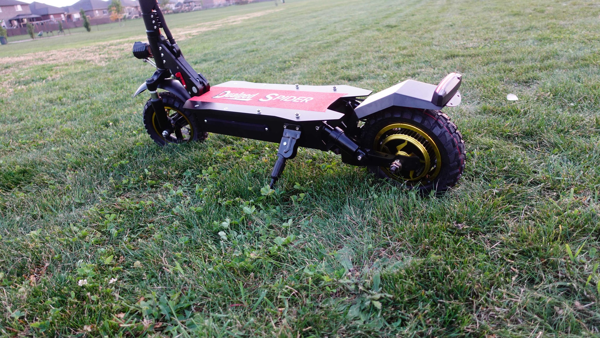 Dualped Spider 48V 1000W up to 50km/h 31mph with Turning Signals, Lit Deck, Mobile Phone USB Charging port & Seat Included - ONLY $999 USD