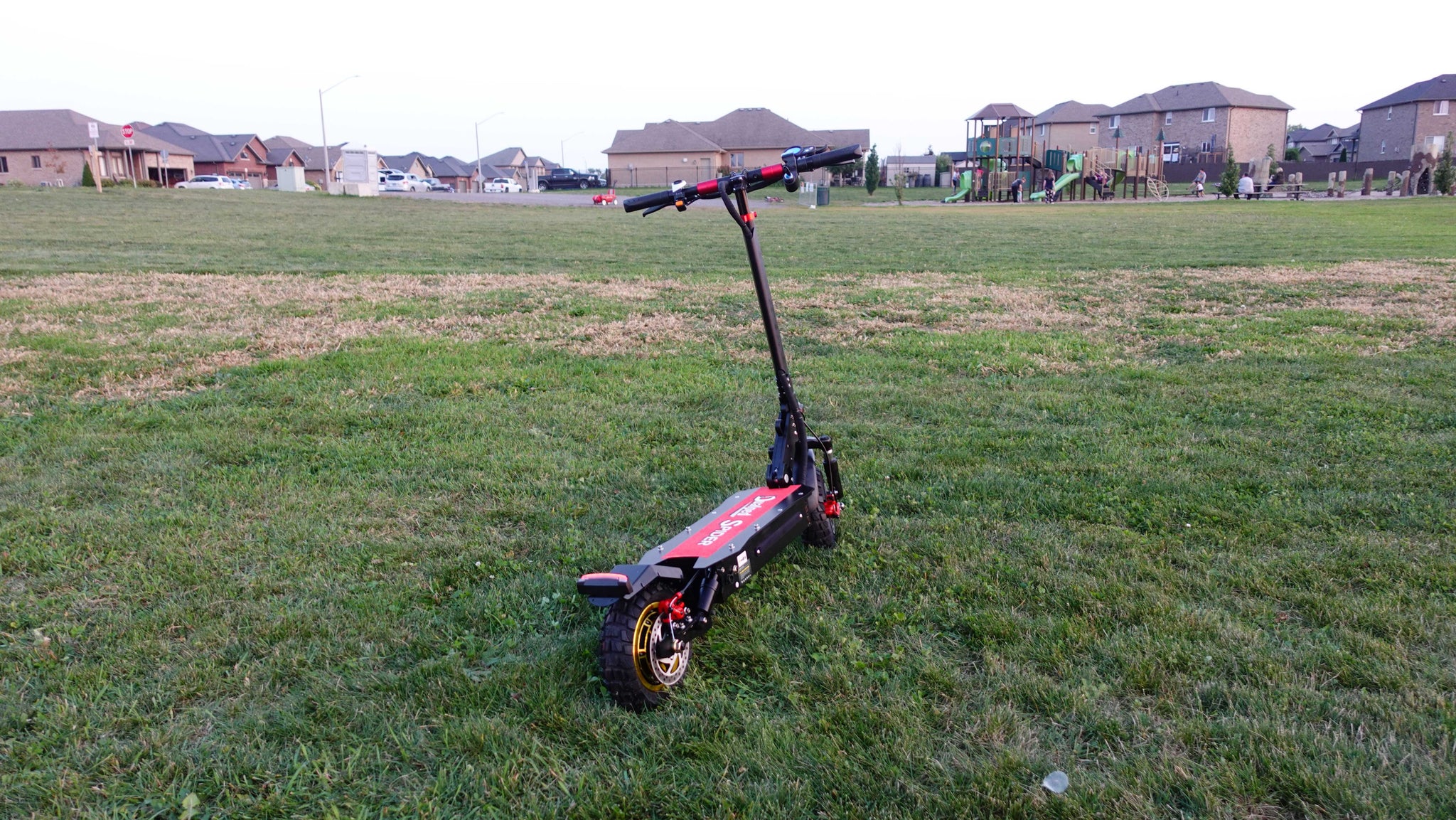 Dualped Spider 48V 1000W up to 50km/h 31mph with Turning Signals, Lit Deck, Mobile Phone USB Charging port & Seat Included - ONLY $999 USD